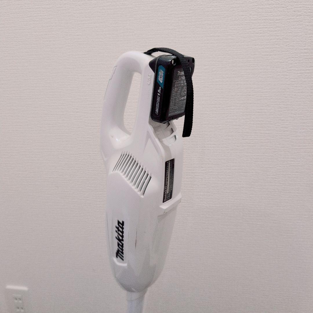 【美品】マキタ コードレス掃除機CL107 10.8Vバッテリ付