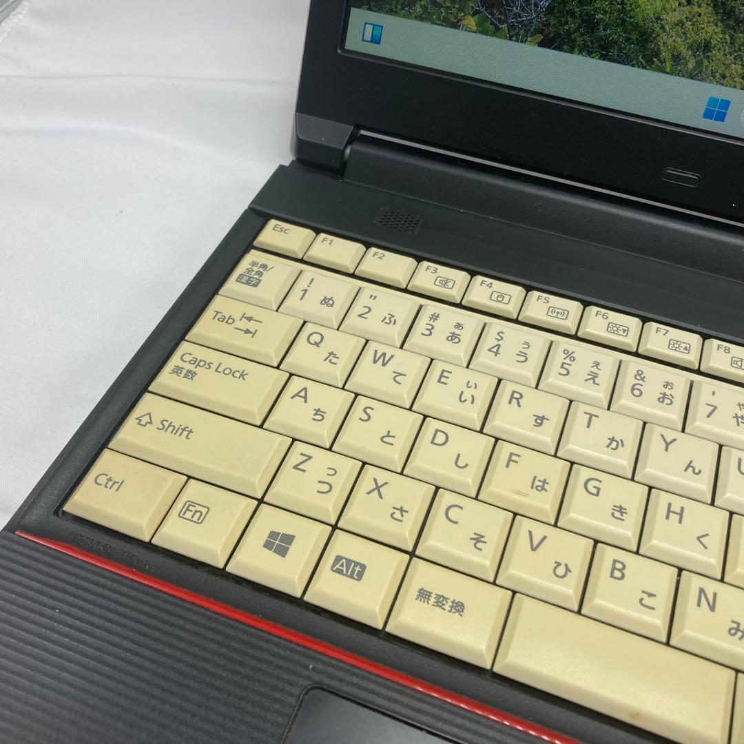 高性能ノートパソコン 大画面 バッテリー良好　富士通 オフィス 01