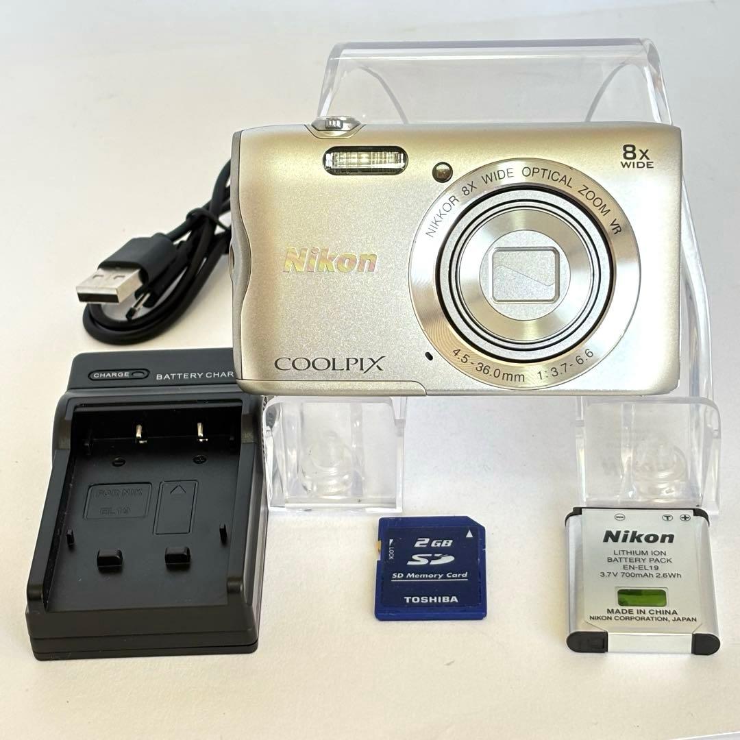Nikon coolpix A300 ニコン　デジカメ　SDカード付シルバー