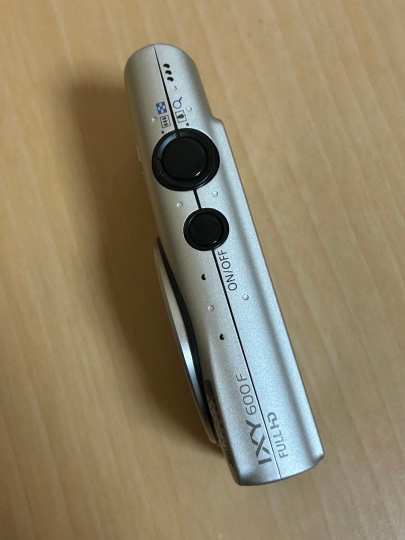 Canon IXY 600F キャノン　デジカメ