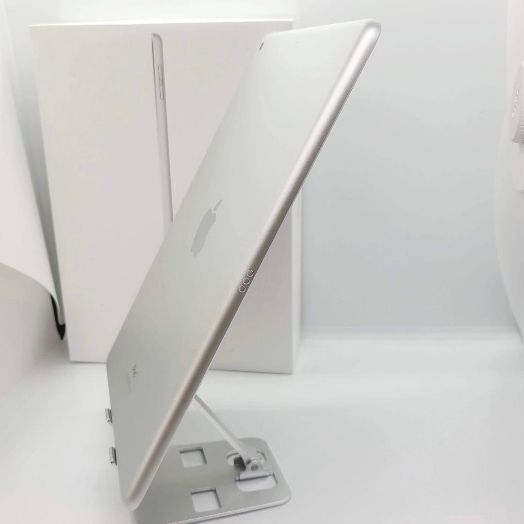 バッテリー100%☆Apple iPad(第9世代)10.2インチ 64GB