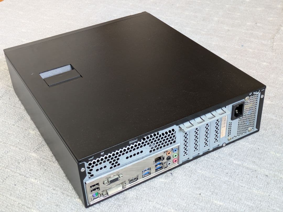IN WIN製PCケースIW-CE685/300P　パーツ付き