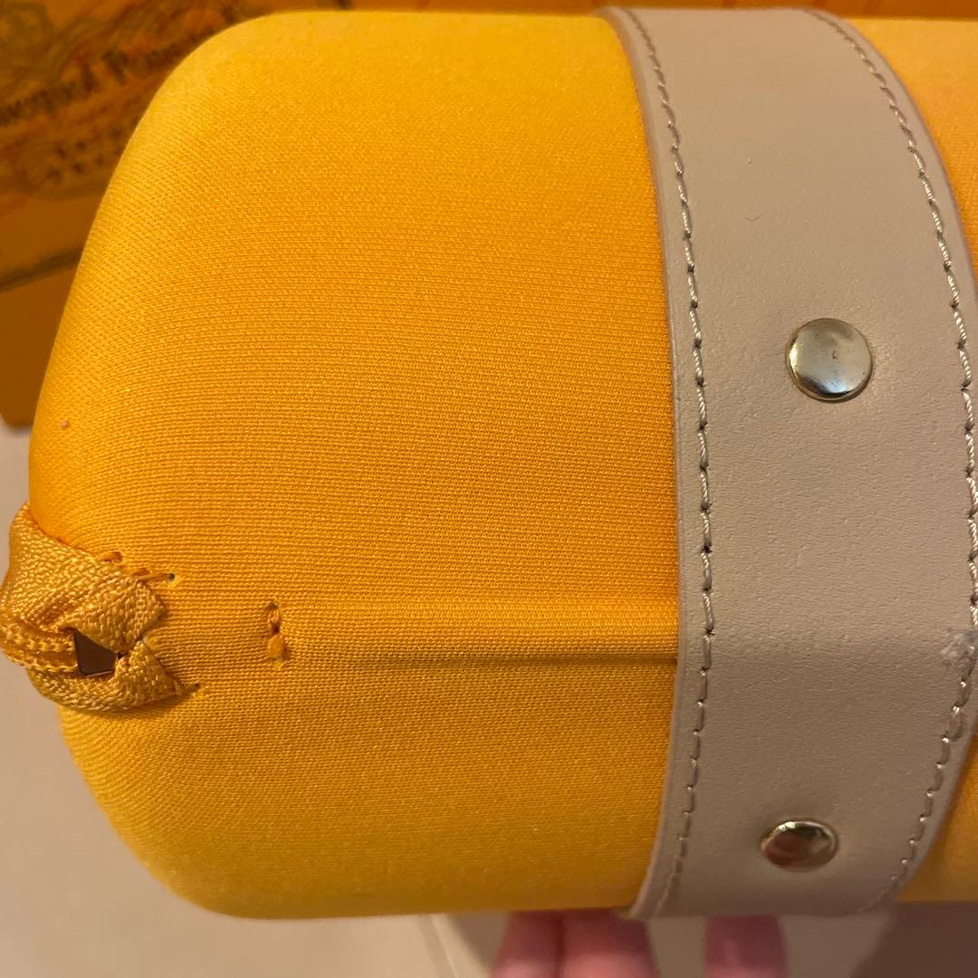 Veuve Clicquot イエロー クーラー　トラベラーケース