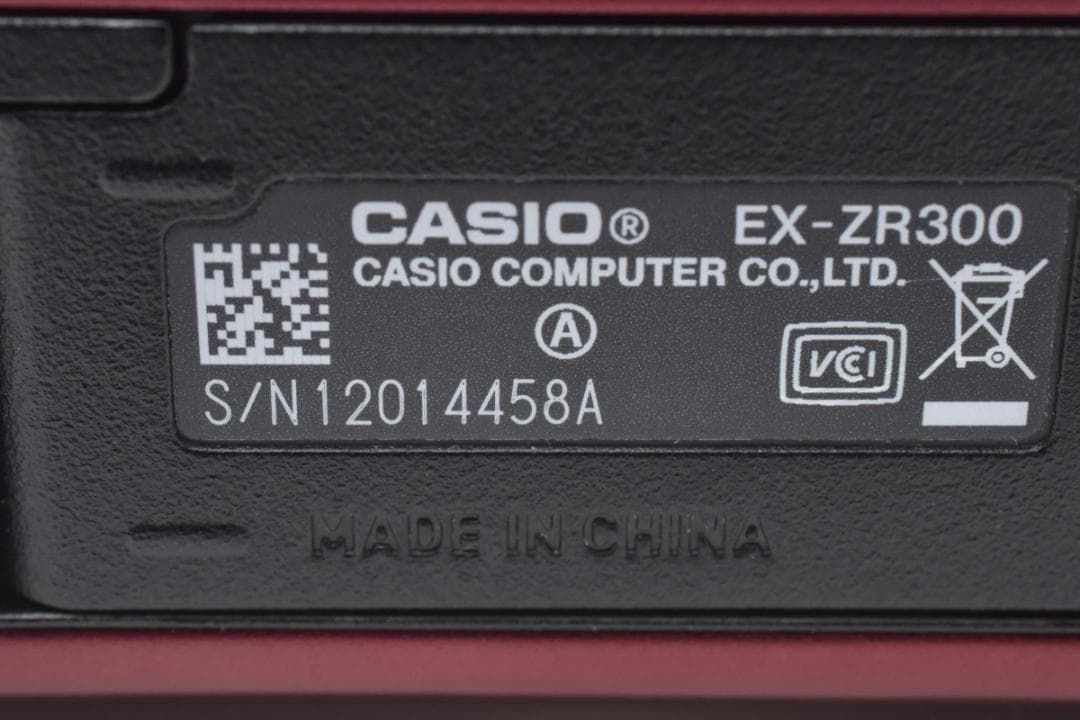美品 カシオ　CASIO EXILIM EX-ZR300 レッド ＃A442