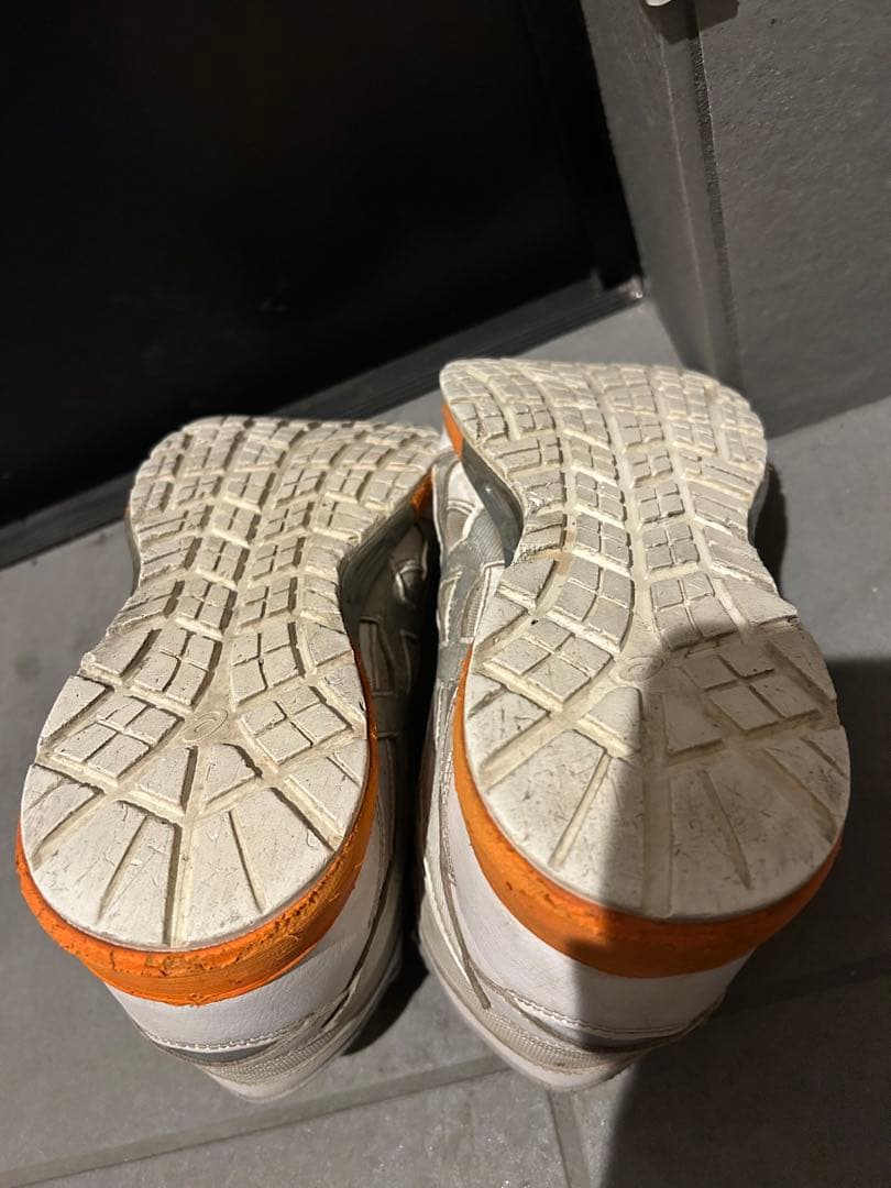 asics ホワイト ハイカット安全靴　中古美品