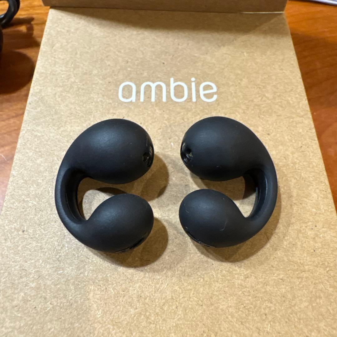 美品 ambie アンビー 耳を塞がないイヤホン 黒