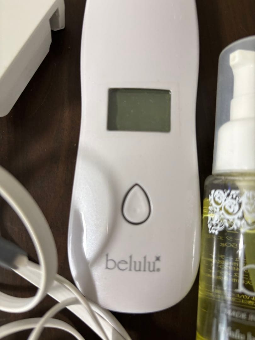 belulu 美顔器 充電器・エッセンス付き