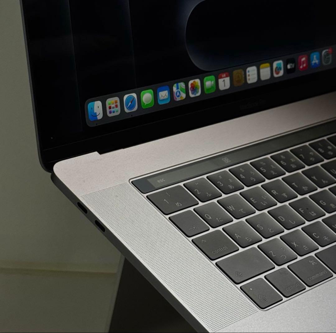 付属品完備☆状態良好 MacBook Pro 15㌅ TouchBar＋指紋認証