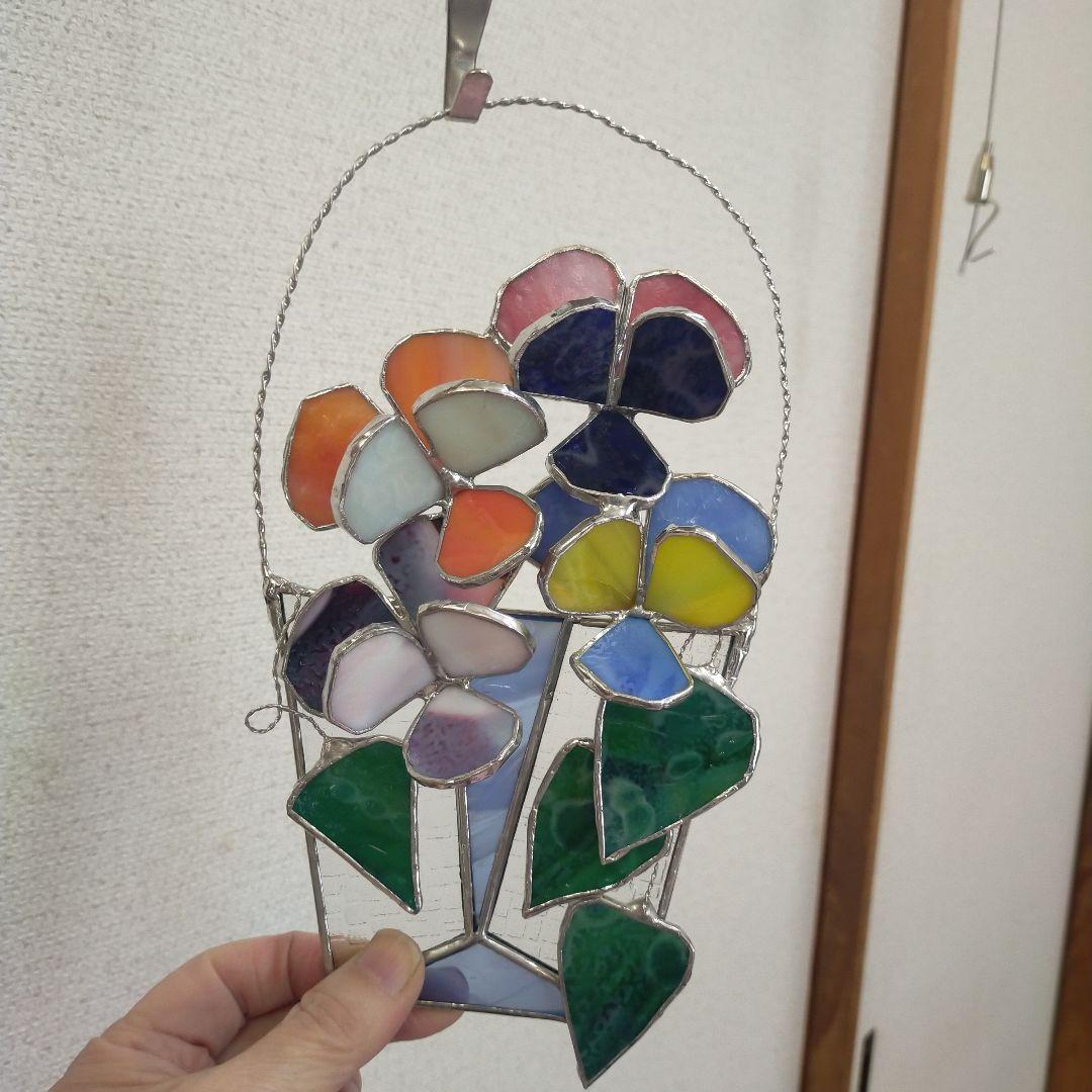 ステンドグラス　壁飾り パンジー 　花かご 　サンキャッチャー