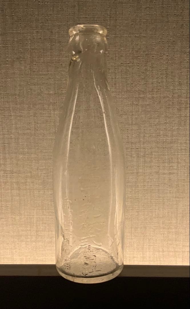 美味滋養飲料　津山牛乳株式会社　戦前　昭和レトロ　牛乳瓶　アンティーク　エンボス