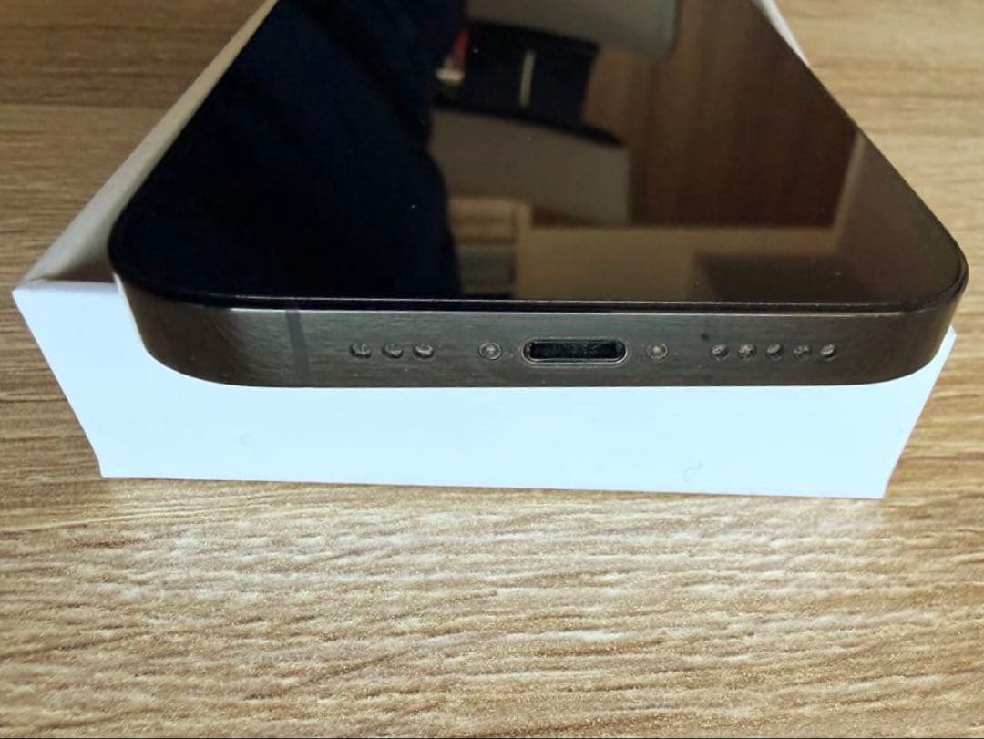Apple iPhone 14 Pro スペースブラック512GB 背面割れ