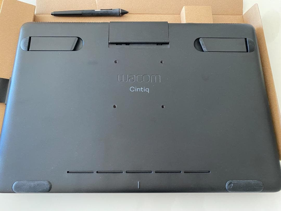 Wacom Cintiq 16 FHD ブラック　液晶ペンタブレット