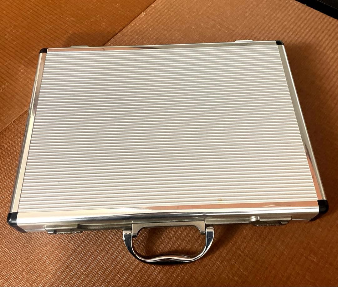 zippo アルミ製コレクションケース 64個収納 ディスプレイライターケース
