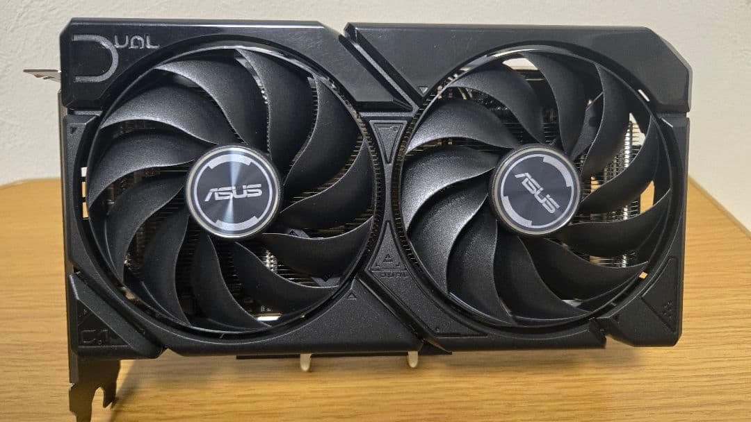 グラフィックボード・グラボ・ビデオカード ASUS DUAL RX9060XT 16G