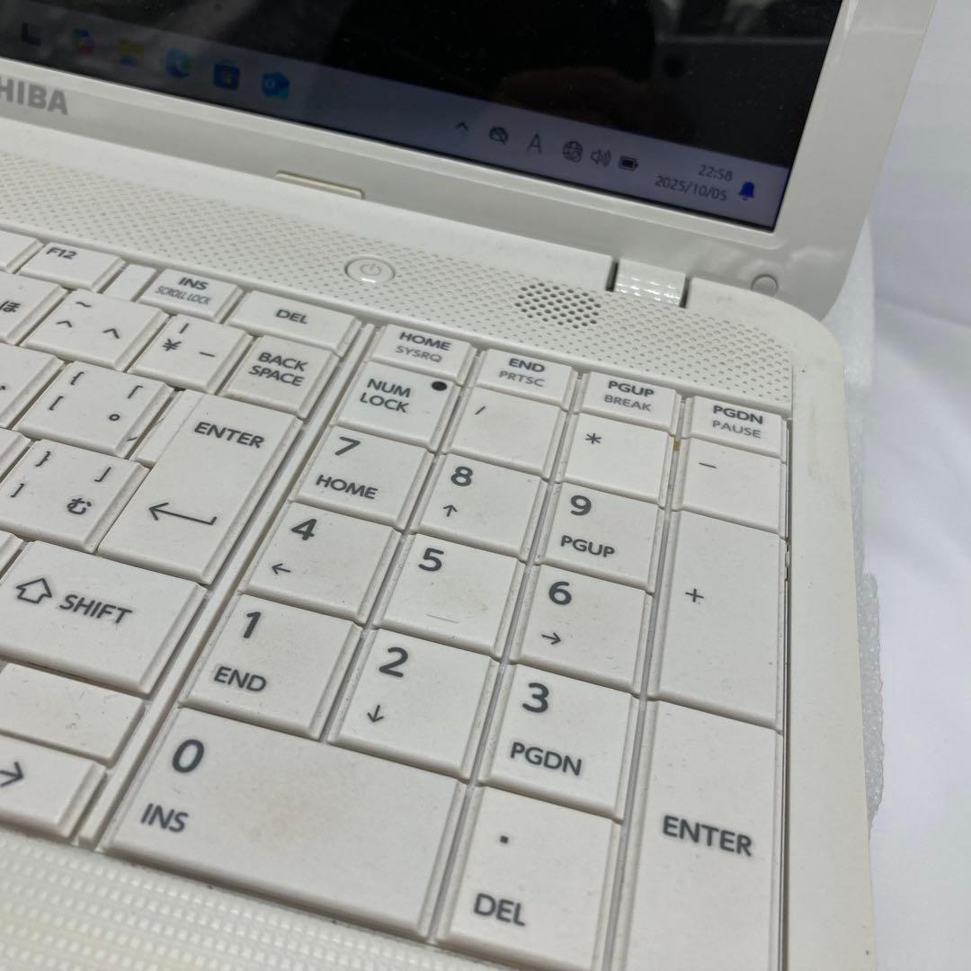 高性能ノートパソコン 大画面 バッテリーほぼ新品！ 東芝 オフィス 04