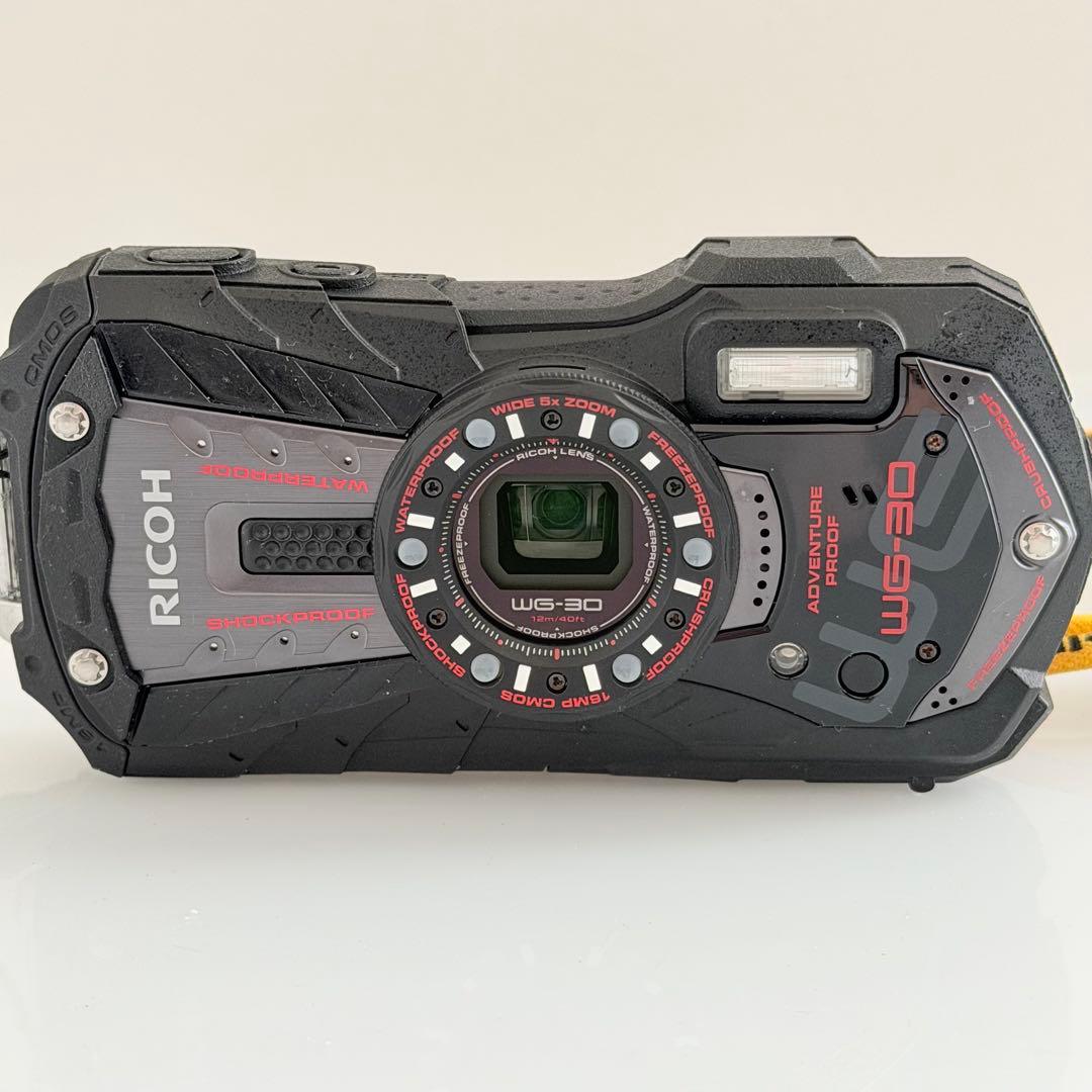 M523❀美品 RICOH WG-30 デジカメ 本体 コンデジ 黒 防水