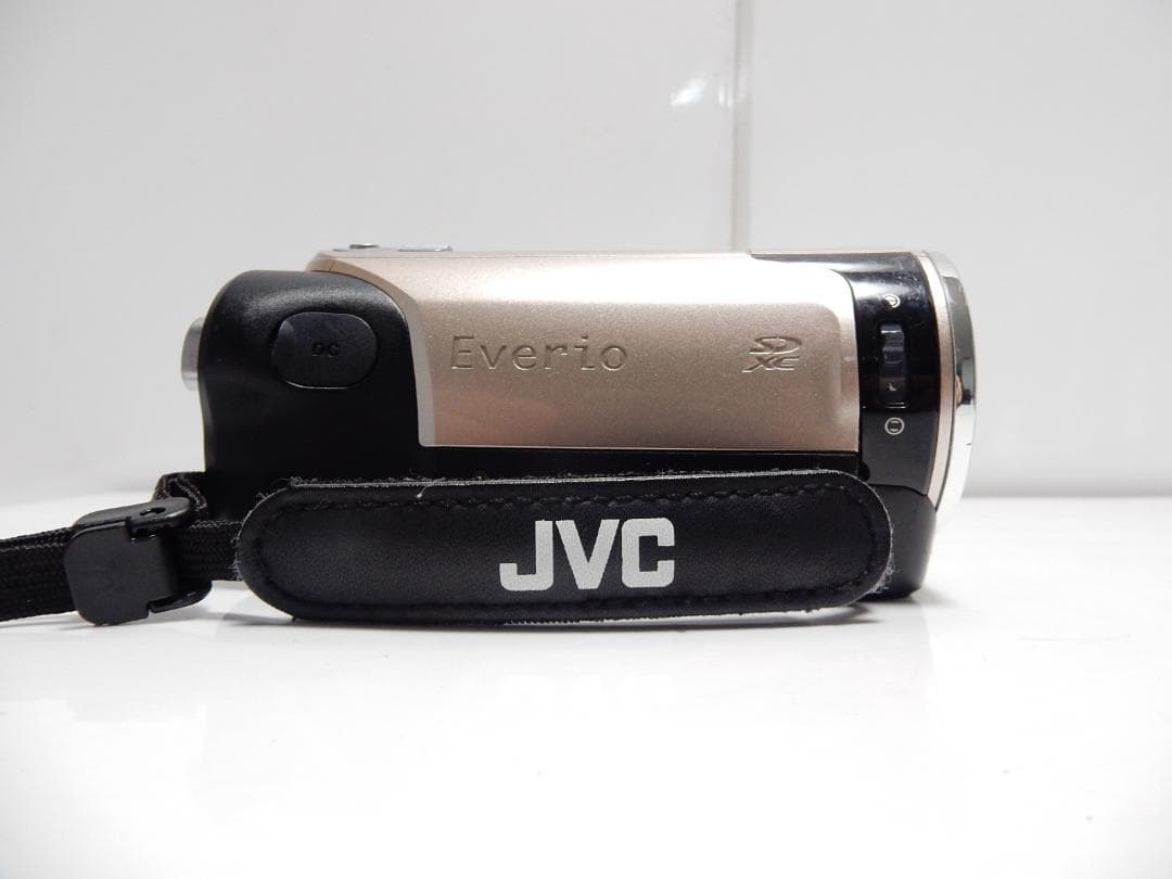 希少　動作品　大人気　JVC ビクターエブリオ ビデオカメラ GZ-E77
