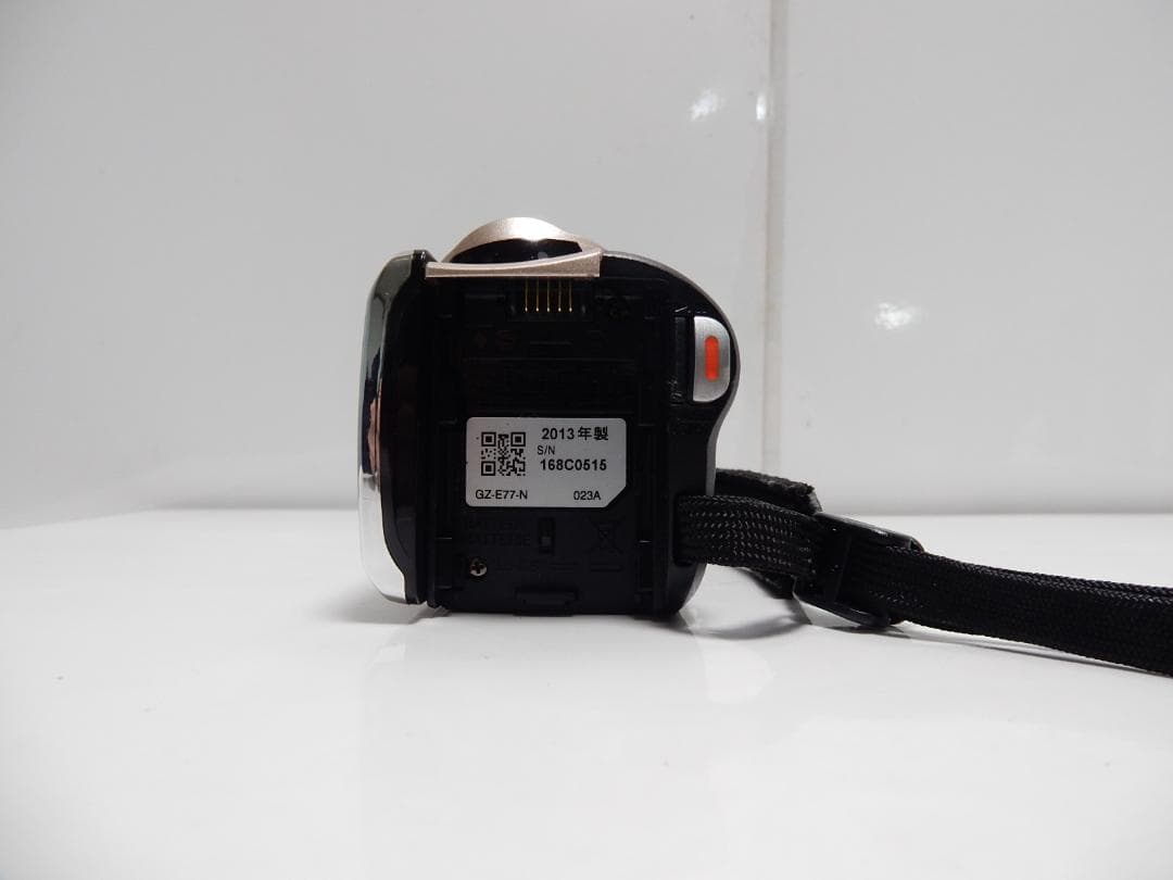 希少　動作品　大人気　JVC ビクターエブリオ ビデオカメラ GZ-E77