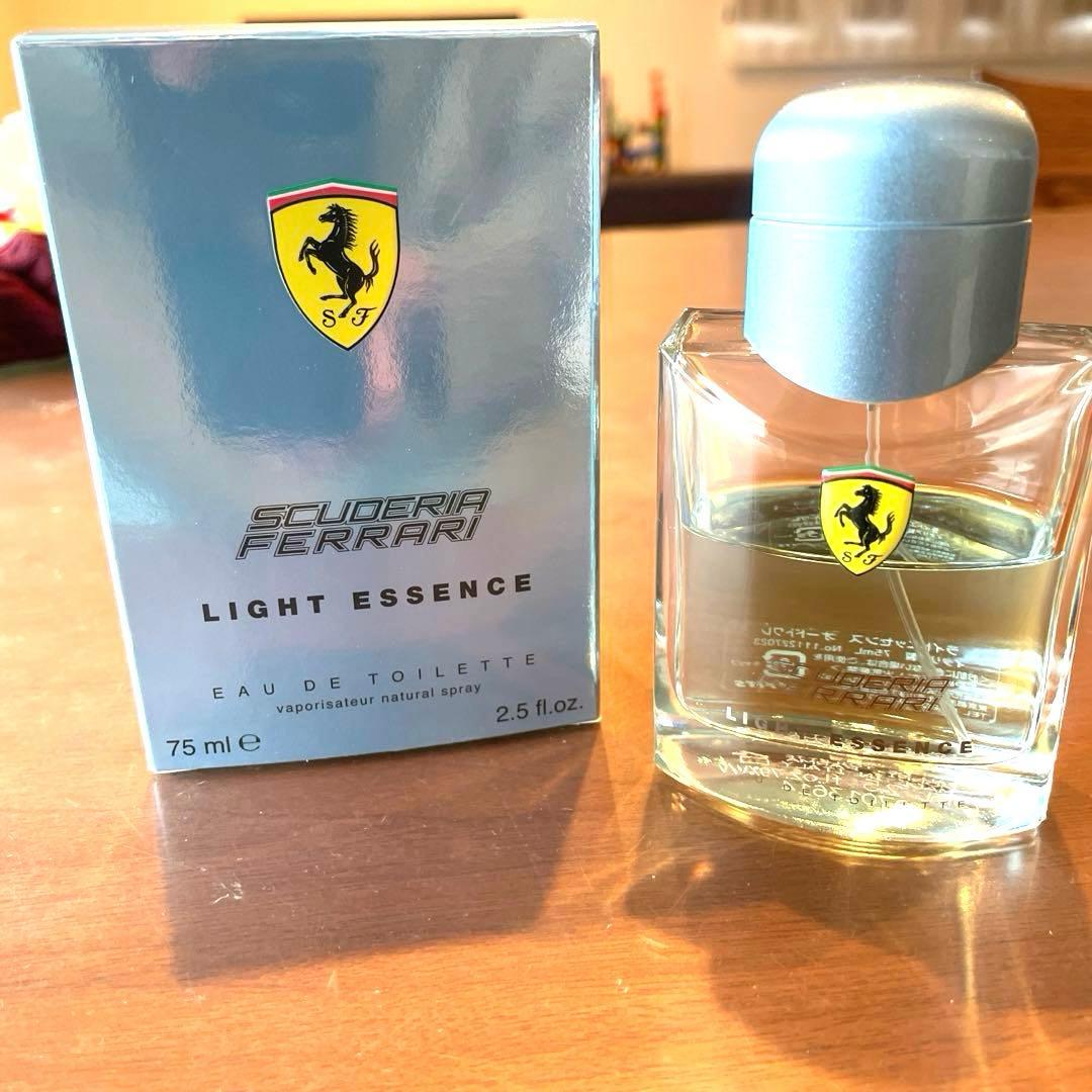 スクーデリア フェラーリ ライトエッセンス オードトワレ 75mL