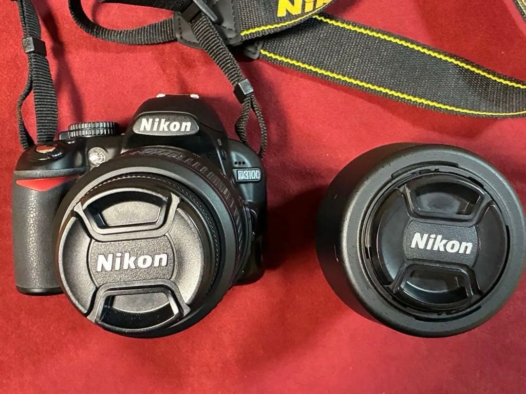 Nikon D3100 デジタル一眼レフカメラ　ダブルズームレンズ付き　電池2個