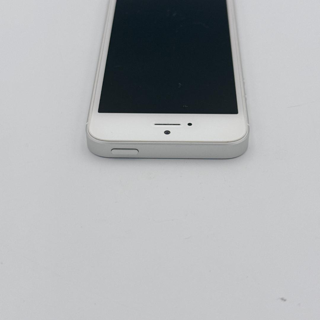【未使用級】iPhone SE 32GB SIMフリー MP832J/A