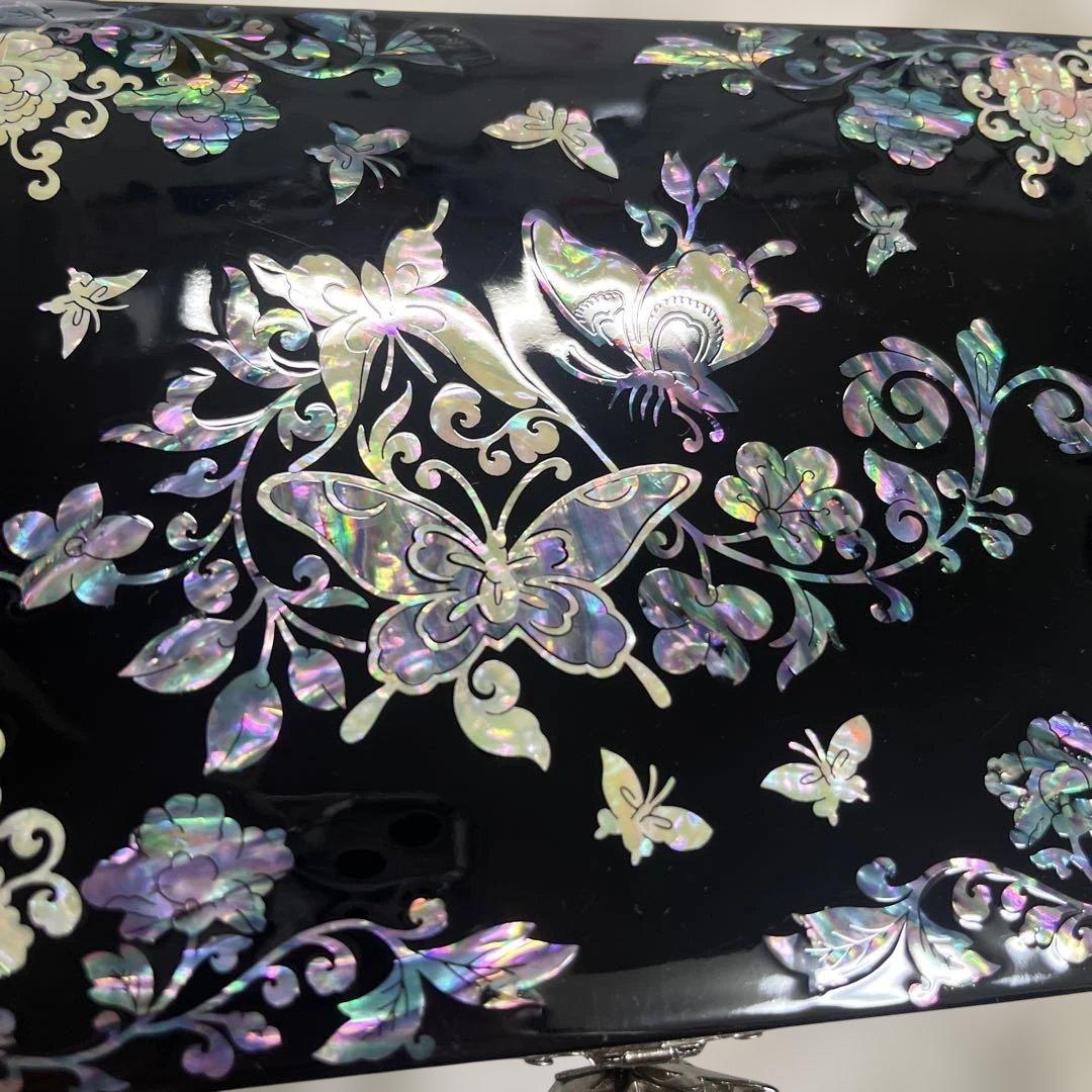 【美品】螺鈿細工　ジュエリーボックス　伝統工芸品　韓国　蝶　漆器