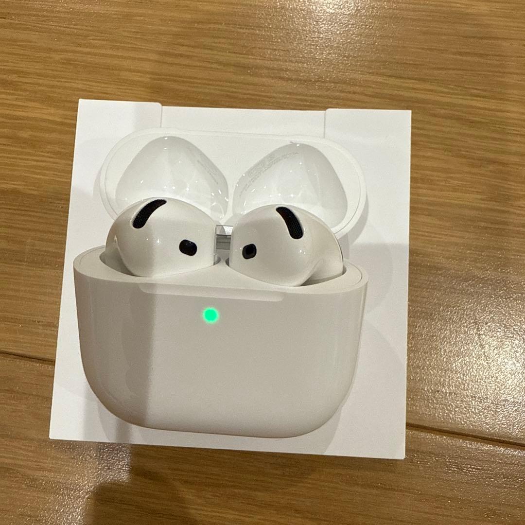 【新品同様】Apple AirPods 4 アクティブノイズ キャンセリング搭載