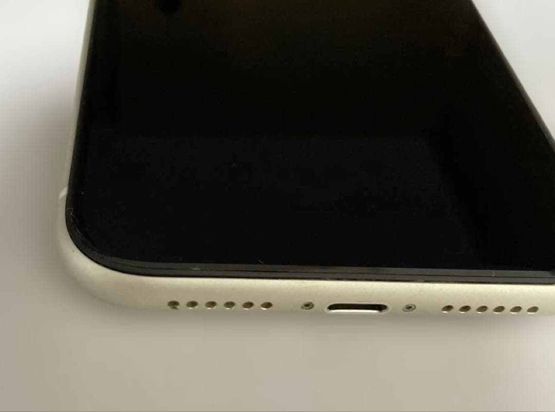 iPhone 11 ホワイト 128 GB SIMフリー 本体