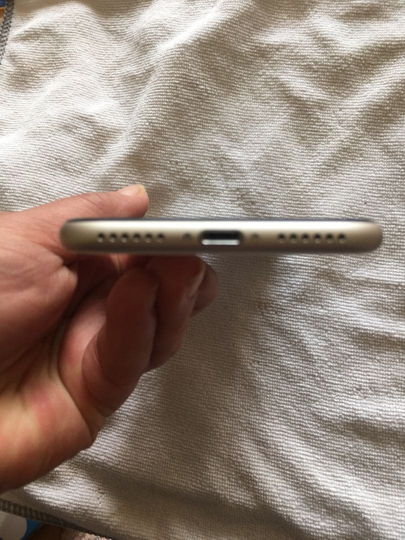 iPhone SE 第3世代 64GB SIMフリー 超美品