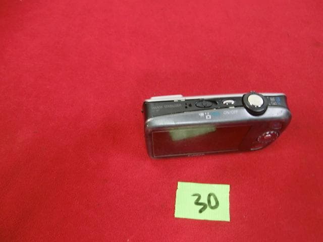 30：Canon IXUS 110 IS　キヤノン　デジカメ　ジャンク