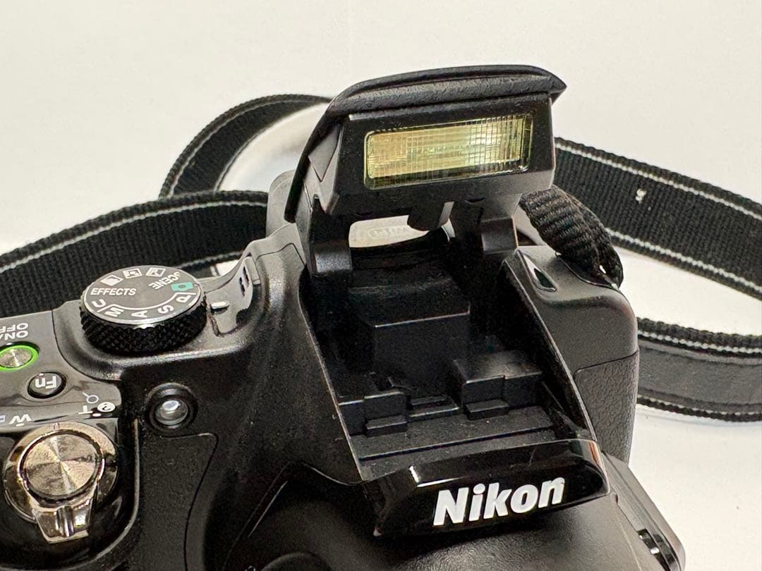 Nikon coolpix P600コンパクトカメラ ズームカメラ