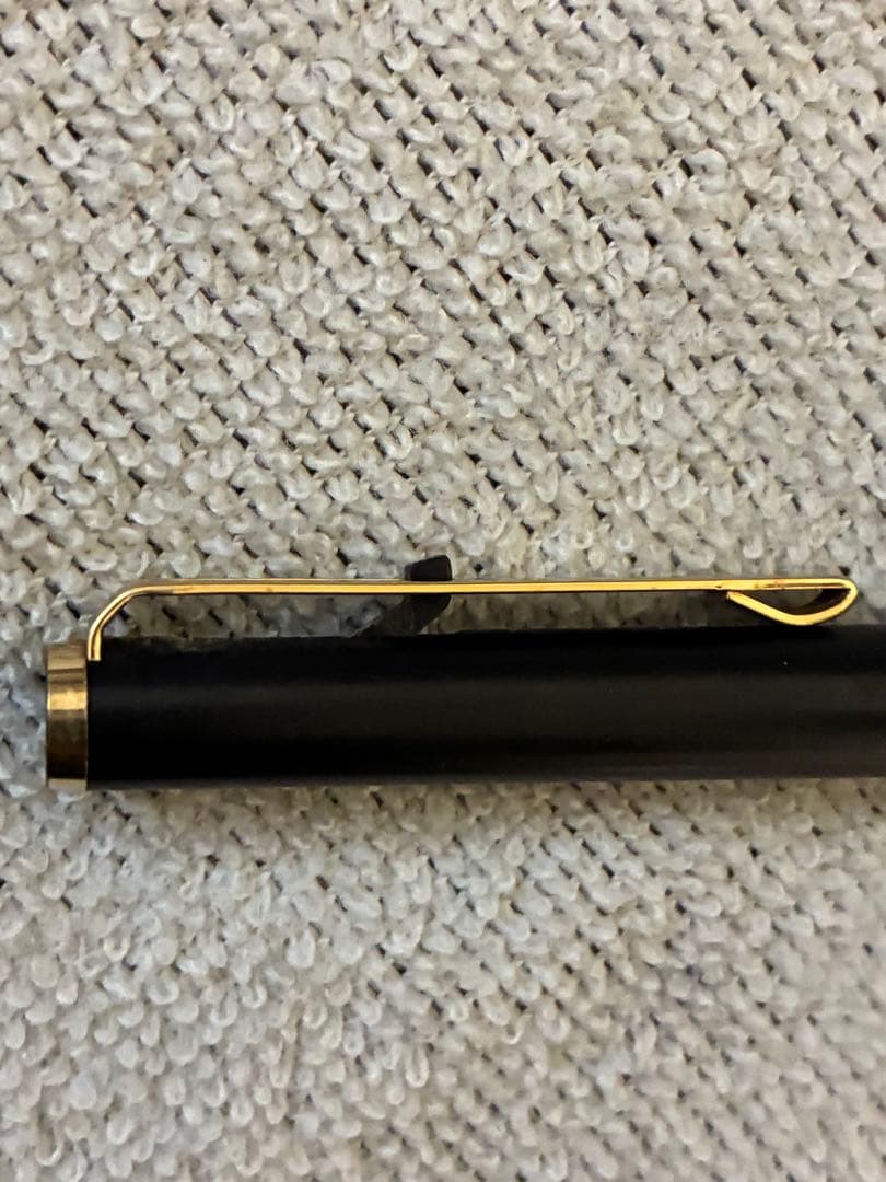 ◾️MONT BLANC モンブラン◾️ハンマートリガー式ボールペン◾️黒／金色◾️