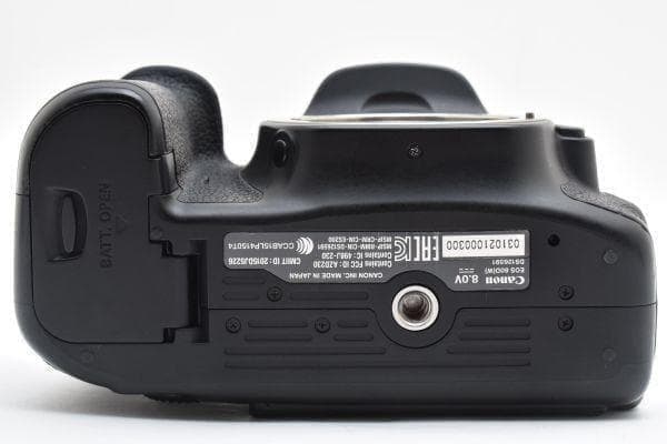キャノン Canon EOS 80D ボディ 一眼レフカメラ