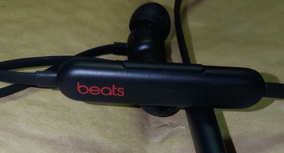 Beats Flex ワイヤレスイヤホン 【ほぼ未使用】
