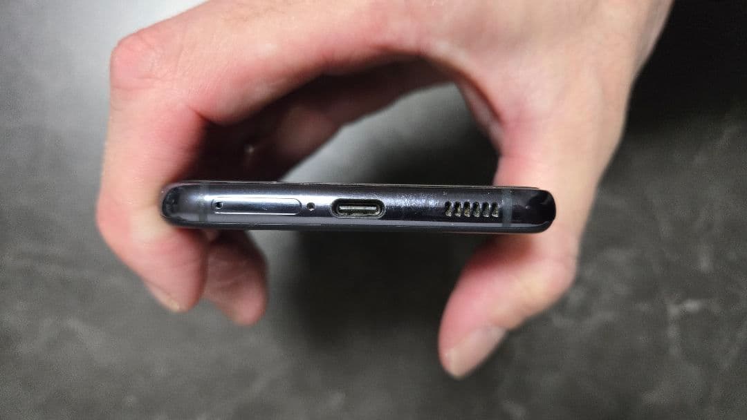 Samsung Galaxy S21 本体 グレー クリアケース付き
