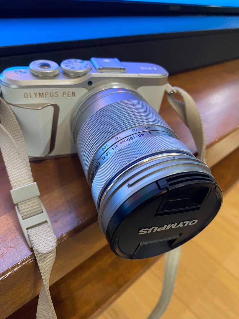 OLYMPUS PEN シルバー ミラーレスカメラ