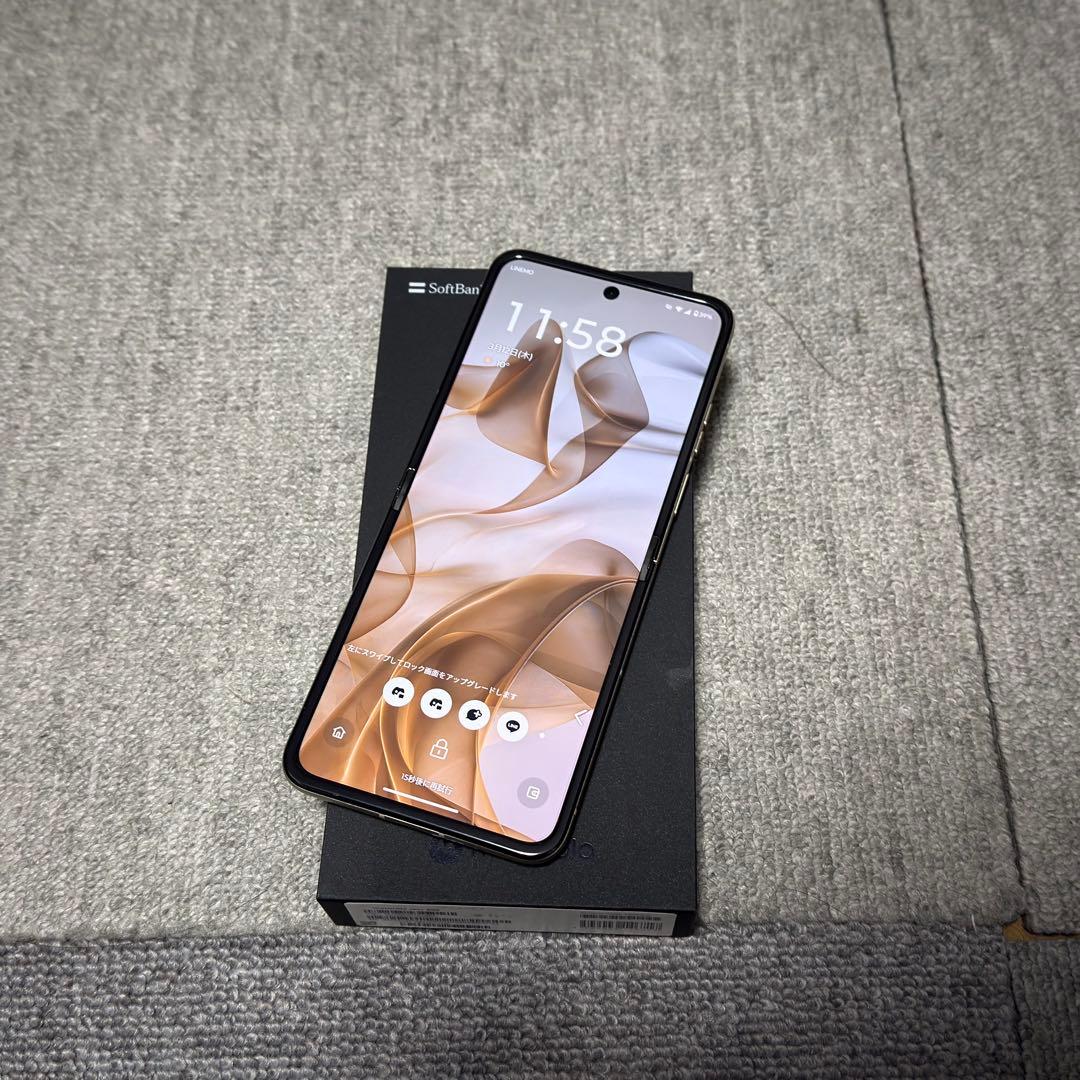 スマートフォン本体 motorola razr 50s