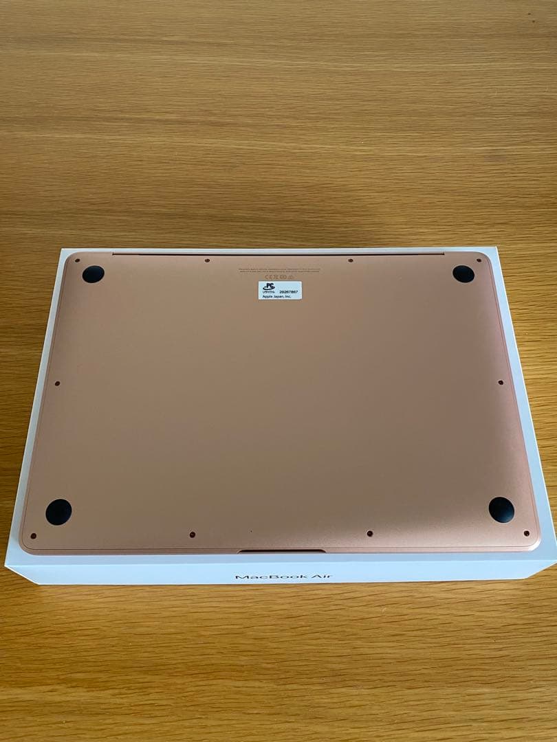 MacBook Air 2020 美品　充電器付き　MacBook本体