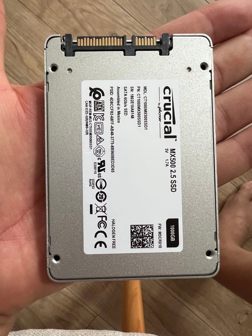 crucial 1tb ssd 初期化済み　MX500