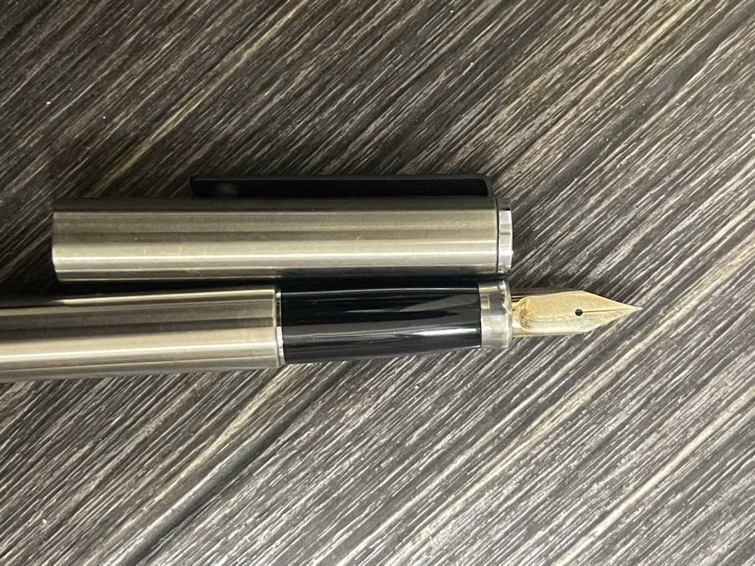Pilot 14k-WG万年筆 黒とシルバー