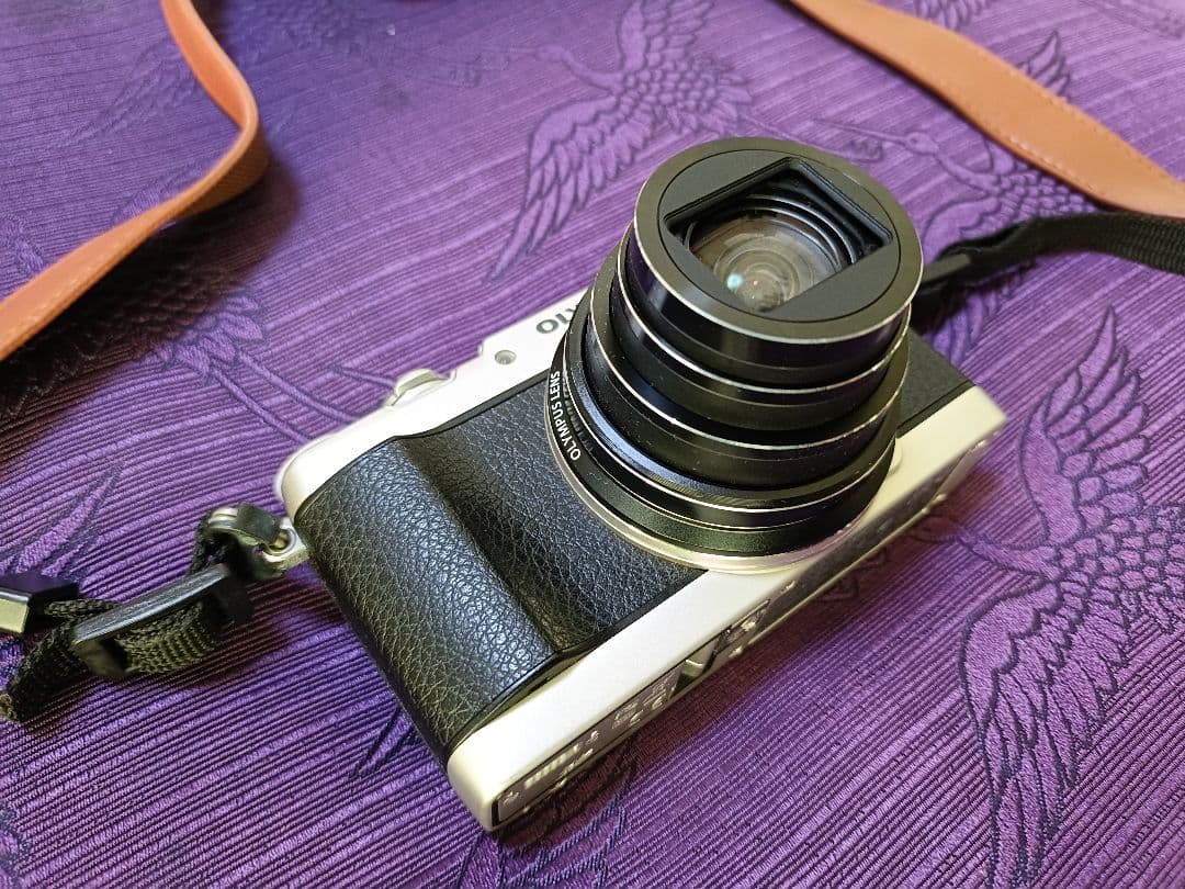 【SDカード付・動確済・美品】OLYMPUS SH-1 STYLUS おまけ付き