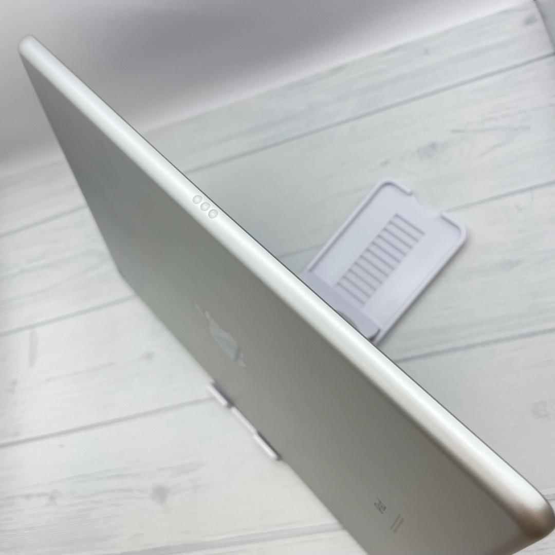 【お値打ちセット】iPad 第8世代 保護フィルム＋キーボードケース＋ペンシル