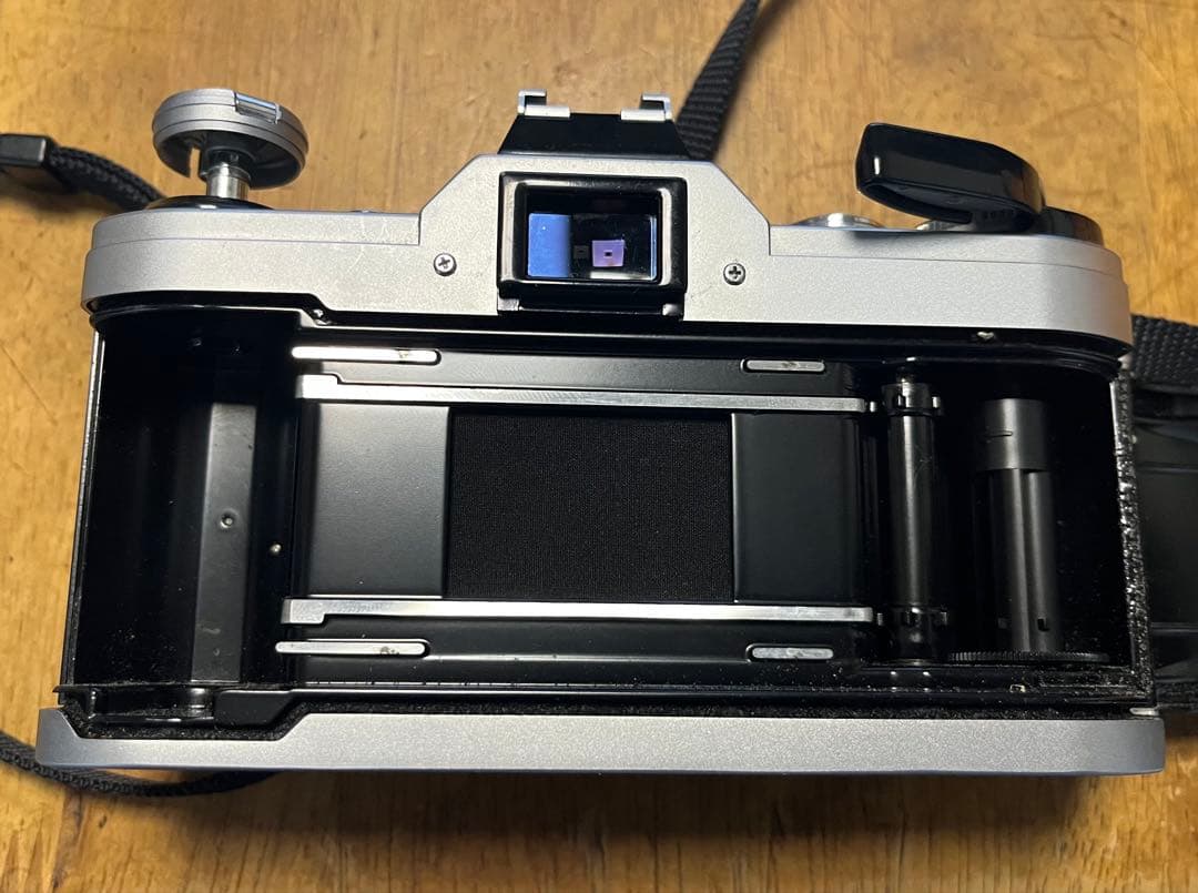CANON　フイルム一眼レフカメラ本体のみ　AE-1簡易確認済み。