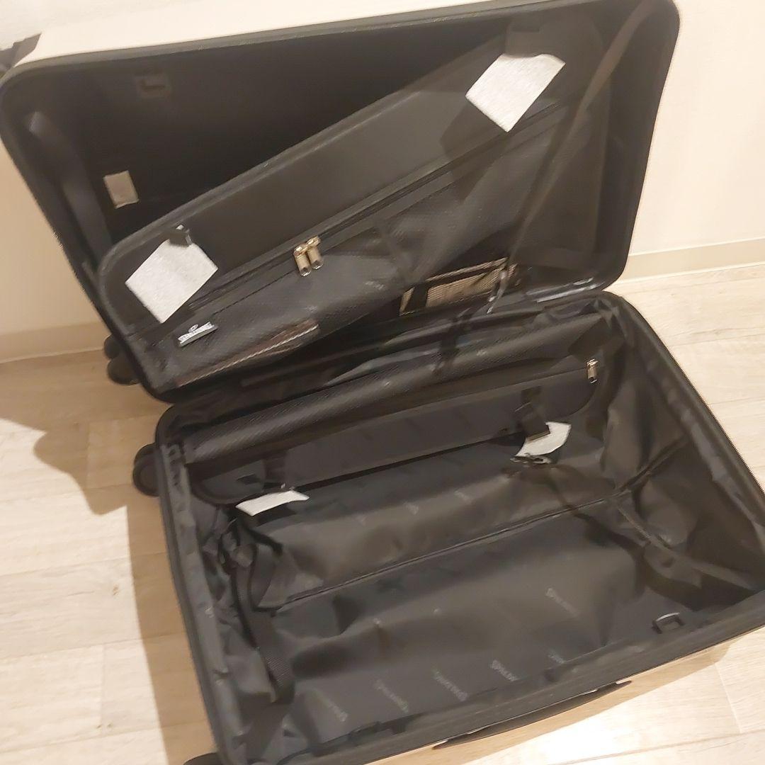 新品未使用　スーツケース　静音　65L　拡張ライトシルバー色