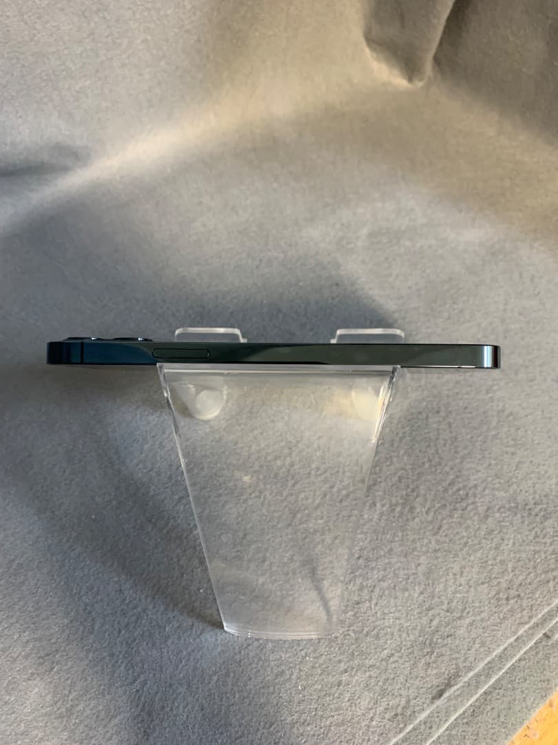 超美品　国内版　SIMフリー　iPhone12 Pro 256GB グラファイト