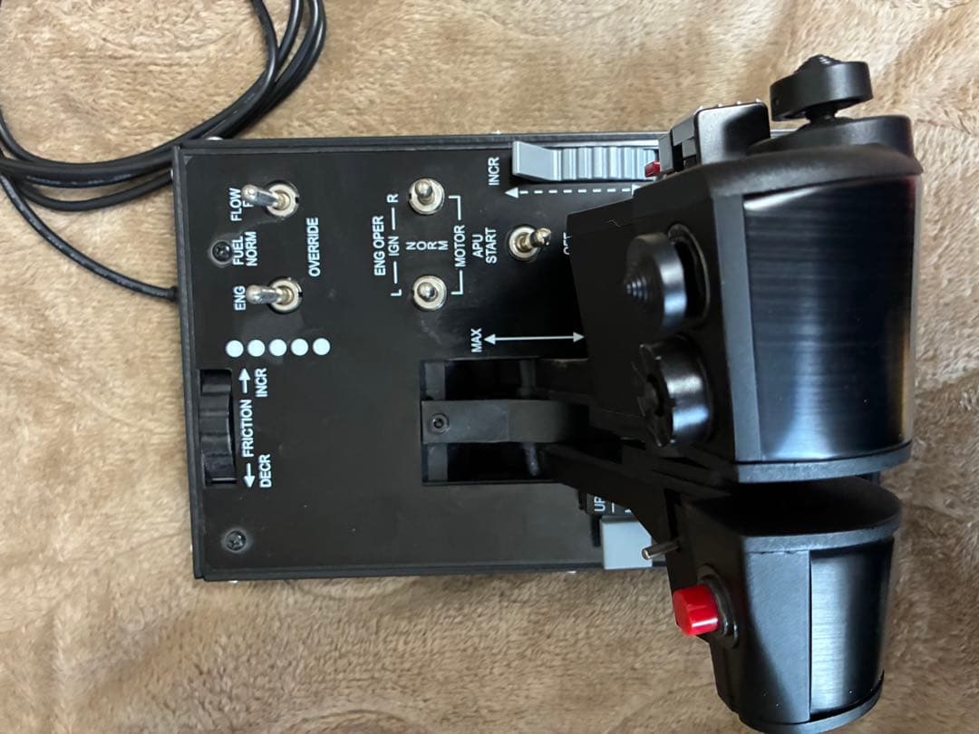 PC用ゲームコントローラー・コンバーター THRUSTMASTER warthog dual throttles