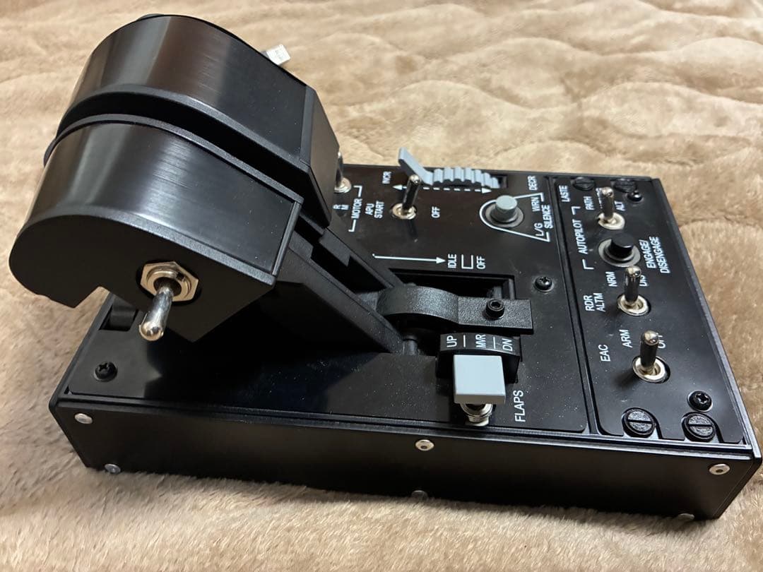 PC用ゲームコントローラー・コンバーター THRUSTMASTER warthog dual throttles