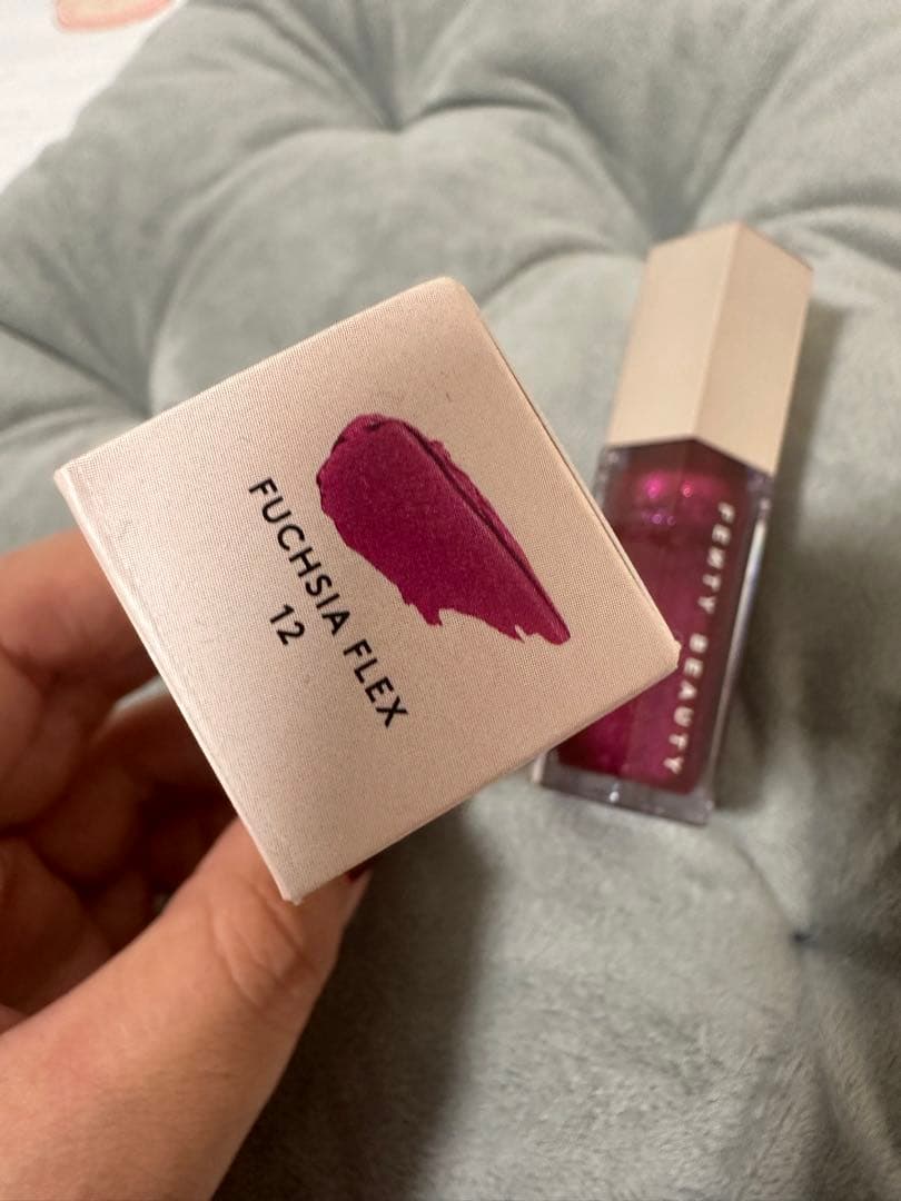 リップグロス FENTY BEAUTY GLOSS BOMB FUCHSIA FLEX