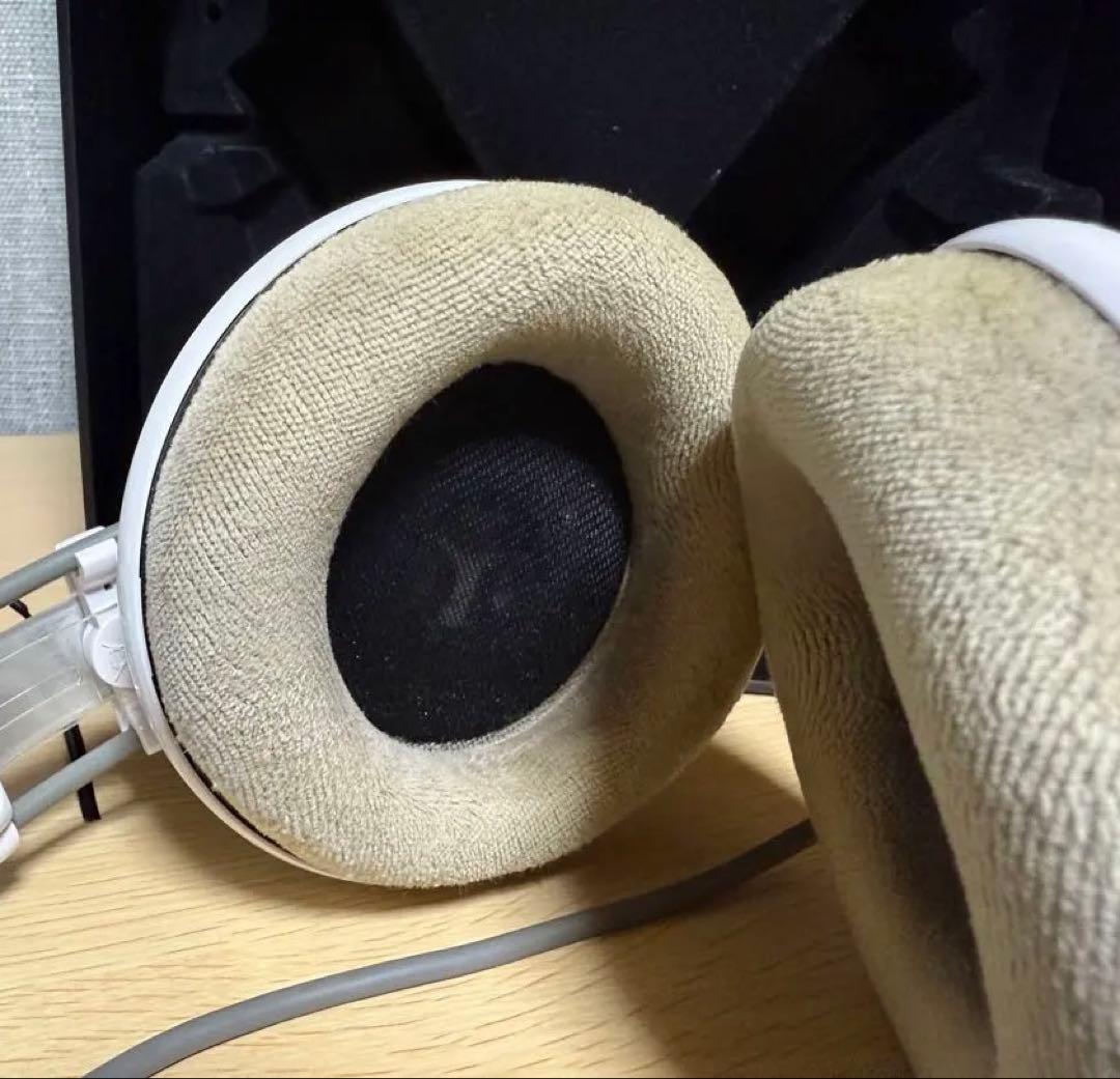 AKG K701 開放型ヘッドホン