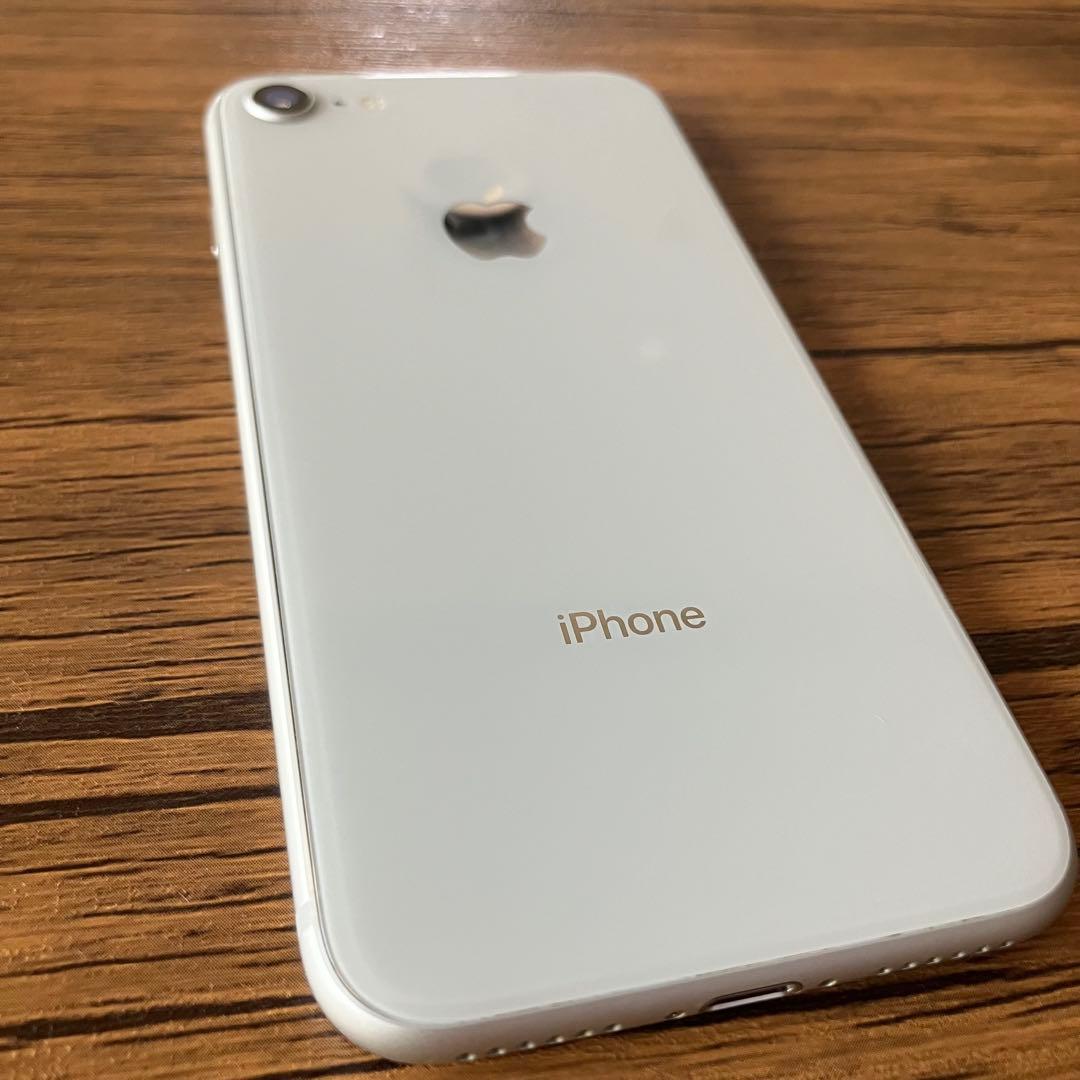 iPhone8 64GB シルバー SIMロックあり